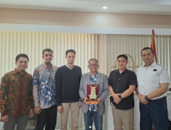 SILATURAHMI FAKULTAS KESEHATAN SARIMULIA BANJARMASIN KE PP IAI 4 SILATURAHMI FAKULTAS KESEHATAN SARIMULIA BANJARMASIN KE PP IAI