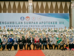 Pengambilan Sumpah Apoteker ke-7 STIFAR Riau: Top 10 PSPA di Indonesia, Alumni Beruntung Kuliah di Institusi Berkualitas 2 Pengambilan Sumpah Apoteker ke-7 STIFAR Riau: Top 10 PSPA di Indonesia, Alumni Beruntung Kuliah di Institusi Berkualitas