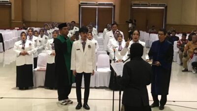 Prodi Profesi Apoteker Universitas Kadiri Ambil Sumpah 36 Apoteker Baru