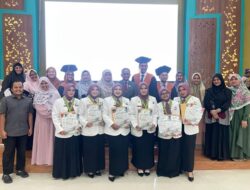 Dihadiri Ketum PP IAI, PSPA Departemen Farmasi Universitas Syiah Kuala Sumpah Apoteker Perdananya 17 Dihadiri Ketum PP IAI, PSPA Departemen Farmasi Universitas Syiah Kuala Sumpah Apoteker Perdananya