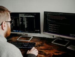 Apoteker Adaptif dengan Teknologi