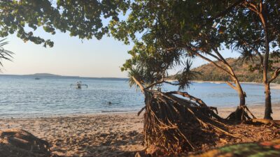 Jalan-Jalan Rakernas PIT IAI Lombok 2024: Bersantai Sore dan Melepas Penat di Pantai Nipah