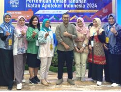 Peran Apoteker dalam Meningkatkan Akses dan Efektivitas Obat di Indonesia: Tantangan dan Solusi