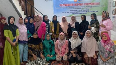 Dosen Farmasi Universitas Jambi Dorong Cerdas Berswamedikasi Melalui Metode CBIA di Desa Legok