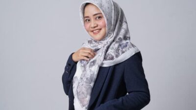 Dr. Apt. Fitriana Yuliastuti, M.Sc Raih Gelar Doktor di Bidang Farmasi, Angkat Tema Farmakoekonomi