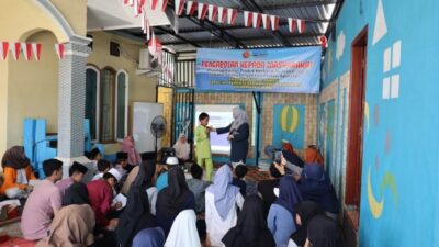 Workshop Pharmapreneur: Dosen Farmasi UNJA Pengenalan Profesi Apoteker Melalui Produk Herbal untuk Anak Yatim Dhuafa