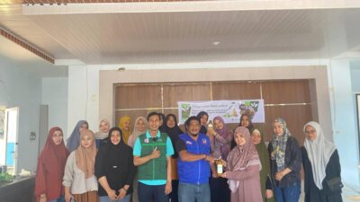 Kolaborasi Perhimpunan Apoteker PPH PD SULSEL, HC UMI, dan Fakultas Farmasi UMI: Edukasi Sertifikasi Halal dan Pemanfaatan Tanaman untuk Minuman Kesehatan di Desa Pucak