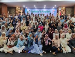 Lebih dari 300 Alumni Farmasi Unand Buka Puasa Bersama Serentak di Enam Kota 7 Lebih dari 300 Alumni Farmasi Unand Buka Puasa Bersama Serentak di Enam Kota
