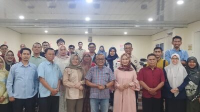 Foto bersama Ketua Umum Wakil Sekjen PP IAI bersama seluruh jajaran Pengurus Daerah IAI Jambi