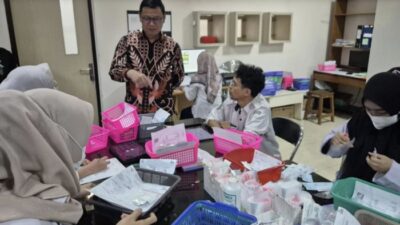 Kepala BPOM Taruna Ikrar saat melakukan inspeksi mendadak di RS Hasan Sadikin Bandung
