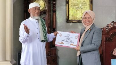 IYPG PD IAI Lampung Gelar Pengabdian Masyarakat ‘Bukber Takjil’ 4 Bukber Takjil donasi program Asoy diserahkan Ketua IYPG PD IAI Lampung