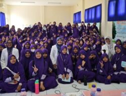 Bersama peserta di SMPIT Al Hanif Febbyasi Megawaty