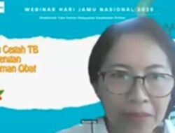 Dr Prapti Utami menyampaikan materi Asuhan Mandiri Pemanfaatan Tanaman Obat