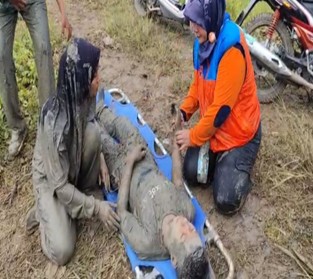 Pertolongan pertama korban bencana tanah longsong camp disaster ATB PD IAI Sulsel