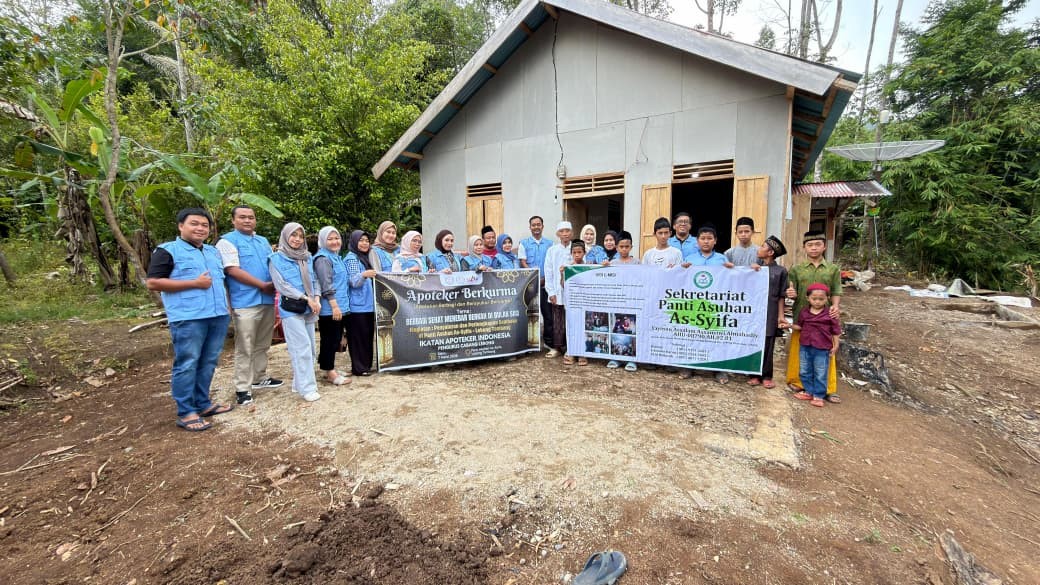 Apoteker Lebong Salurkan Bantuan Sosial untuk Anak Panti Asuhan melalui Program Apoteker Berkurma
