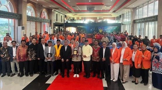 FGD di Universitas Balikpapan: Mendiktisaintek dan Ketua Komisi X Dengar Aspirasi APTKes Indonesia