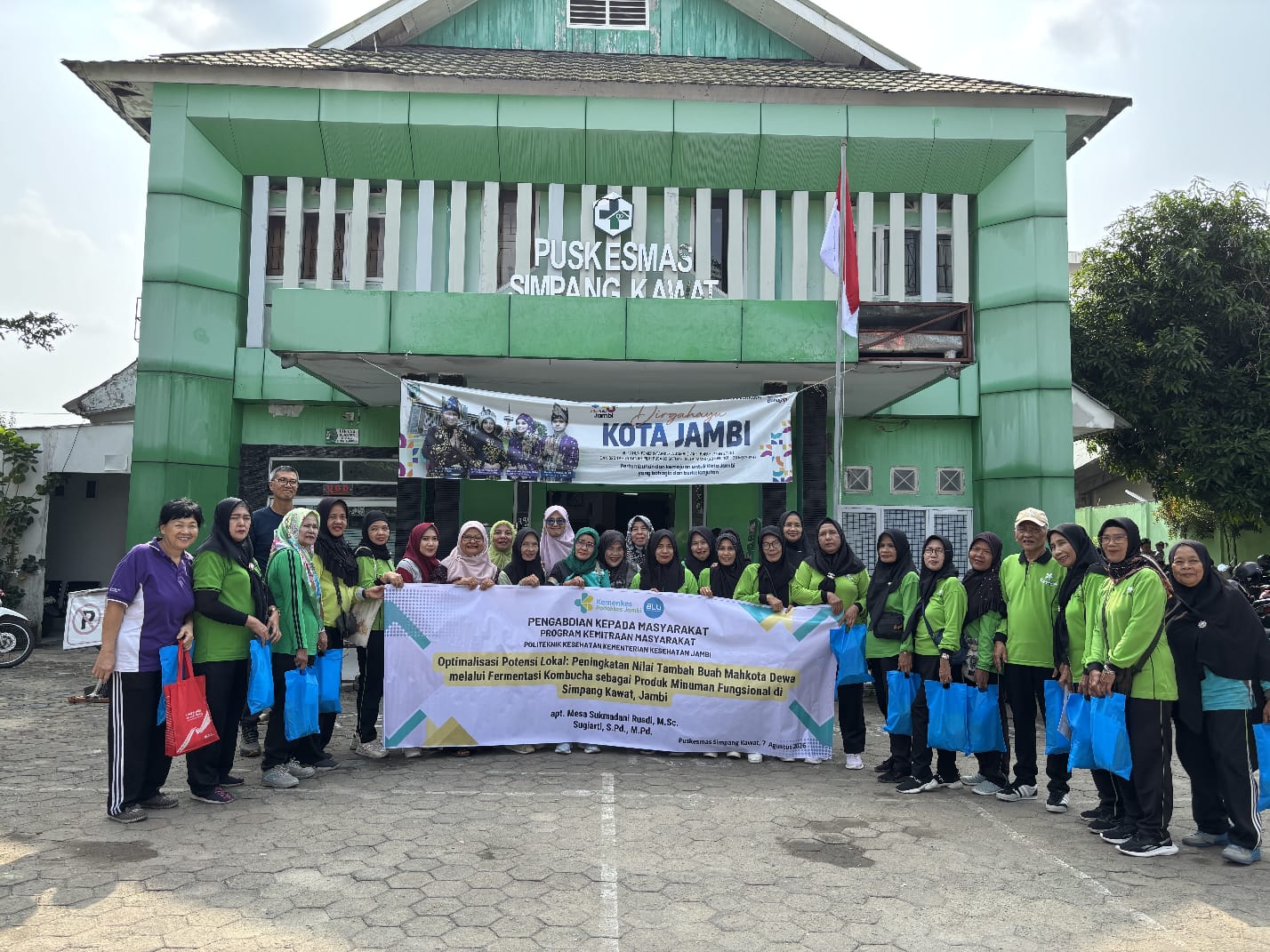 Dosen Poltekkes Kemenkes Jambi Edukasi Peserta Prolanis tentang Diabetes dan Kombucha Mahkota Dewa